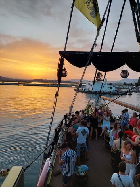 Corfu: 2hrs Sunset Cruise - Corfu town coastline & 2 islands - Corfu: 2hrs Sunset Cruise - Corfu town coastline & 2 islands
