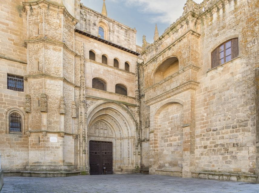 Coria: Cathedral of Coria Ticket Entrance - Key Points