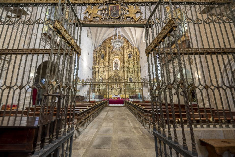 Coria: Cathedral of Coria Ticket Entrance - Architectural Design