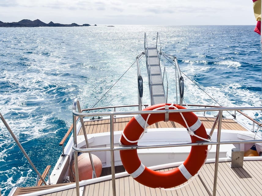 Corralejo: Return Ferry Ticket to Lobos Island Fuerteventura - Exploring Lobos Island