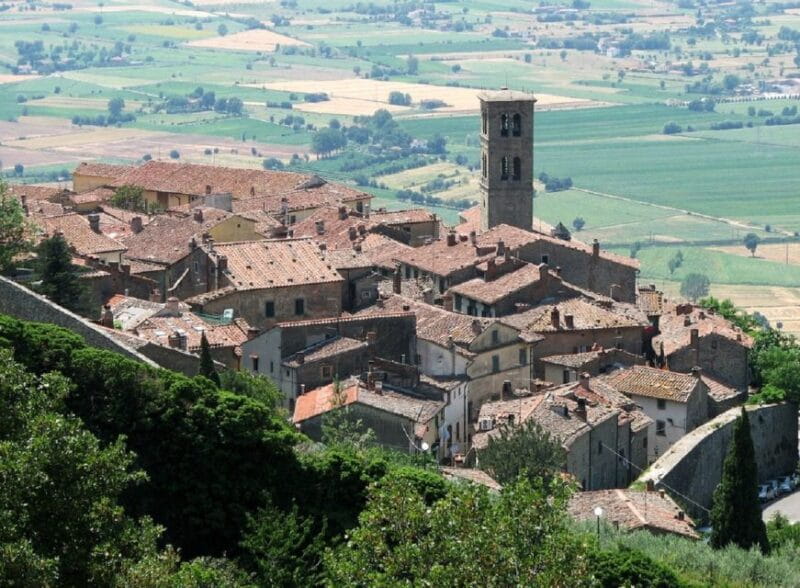 Cortona: Private 2-hour Guided Tour - The Palaces and Theatres That Tell a Story