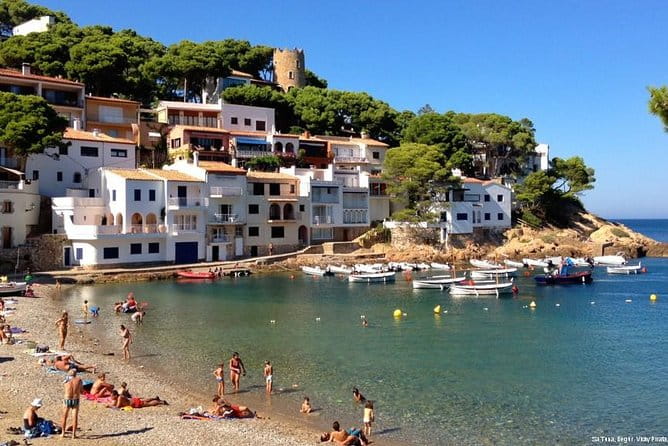 Costa Brava and Empuries Small Group Tour with Hotel Pick-Up and Boat Ride - Who Would Enjoy This Tour?