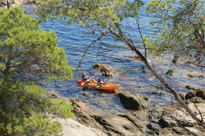 Costa Brava: Sant Feliu de Guíxols Kayak & Snorkel Tour - Exploring the Costa Brava from the Water: The Itinerary