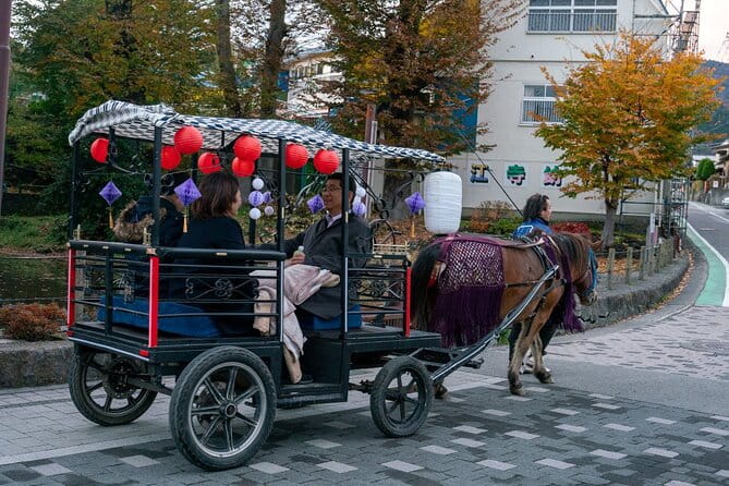 Cosy Horse Carriage Ride With Snowy Mt. Fuji Views - The Perfect Winter Escape in Fujiyoshida