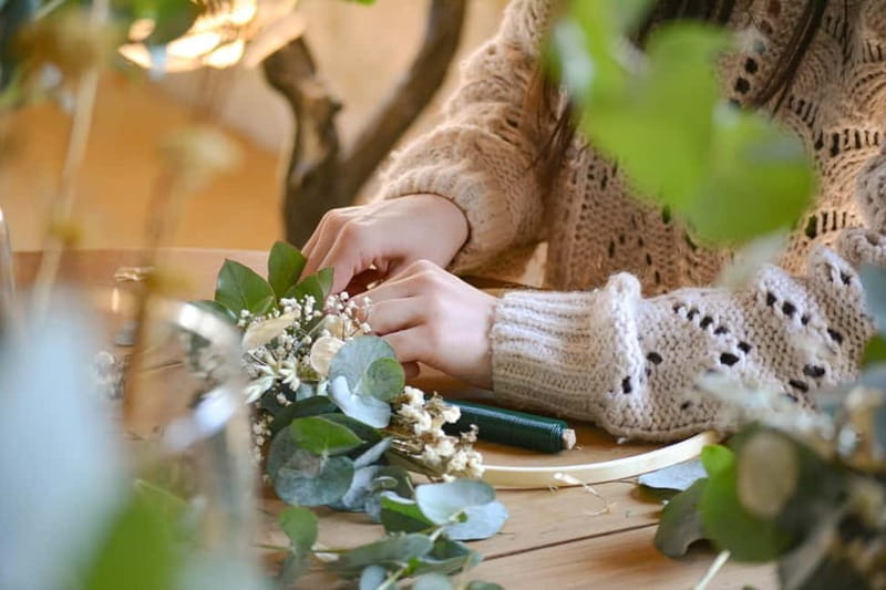 Cotignac: Workshop for creating dried flower crowns - Who This Experience Is Best For