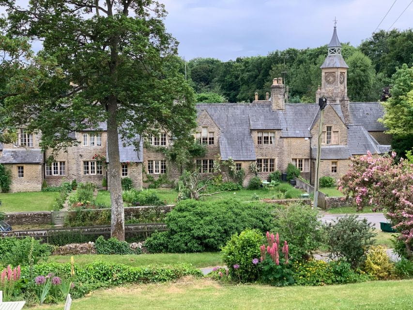 Cotswolds: Tour of Cotswolds With Guide - Sedan - Luxury Transportation