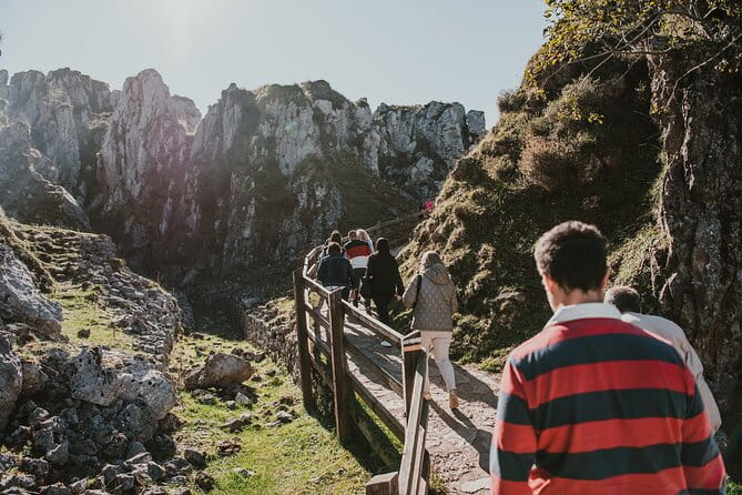 Covadonga Lakes, Sanctuary and Cangas de Onís from Santander - Strolling Through Cangas de Onís