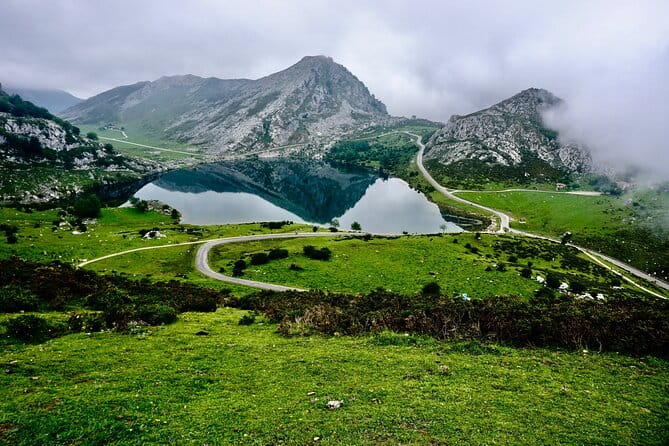 Covadonga Lakes, Sanctuary and Cangas de Onís from Santander - FAQ