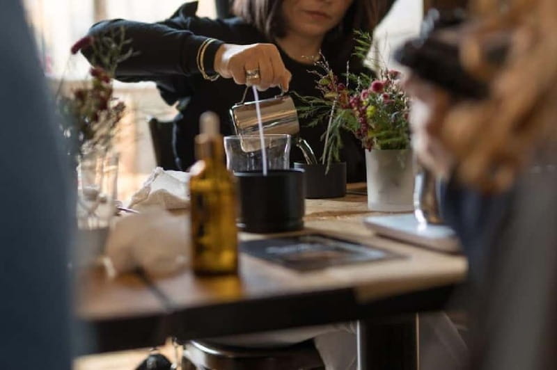 Create you own eco-friendly Candle & Aperitivo - Review of the Create Your Own Eco-Friendly Candle & Aperitivo Experience in Milan