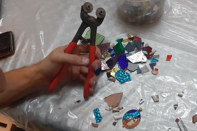 Create your own jewellery in Gaudí-style - What You’ll Actually Make