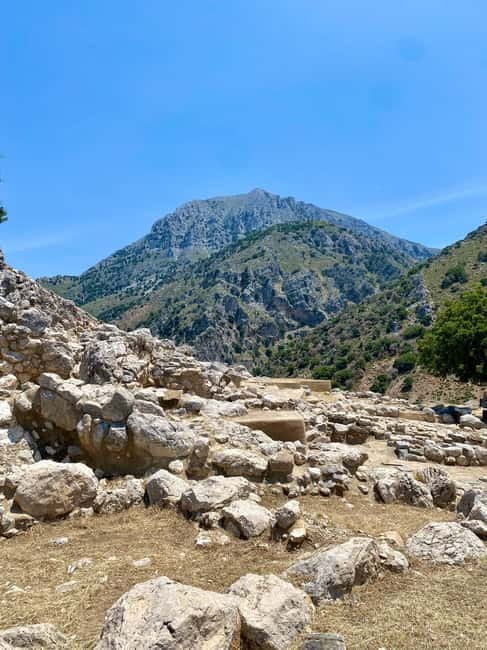 Crete: Guided Hiking Tour, Kavousi Canyon & Swimming - Entering the Kavousi Canyon and the Panorama