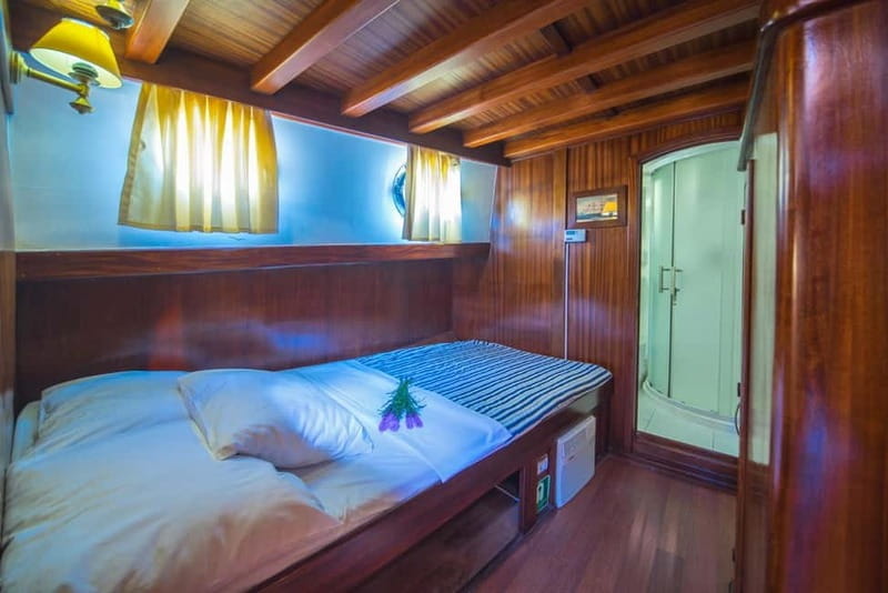 Croatia: 7-Day Gourmet Sailing Adventure from Split - Water Activities & Relaxation: Swim, Paddle, Snorkel