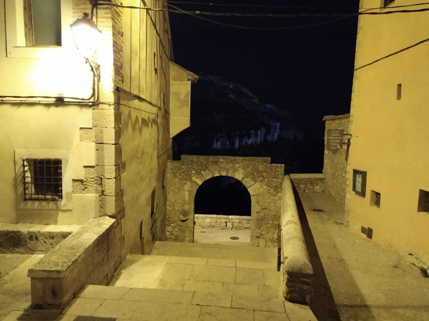 Cuenca: Private Walking Tour of Medieval Cuenca - Discovering Medieval Architecture and Ruins