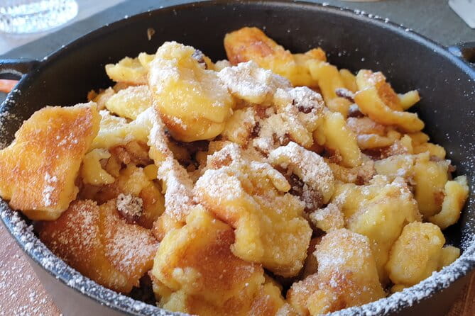 Cultural and culinary pleasure tour through Innsbruck's old town - Price and Logistics