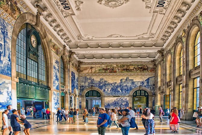 Customizable Full Day Porto Tour: Choose Your Perfect Experience - Entering the Heart of Porto: Praça da Liberdade & Avenida dos Aliados