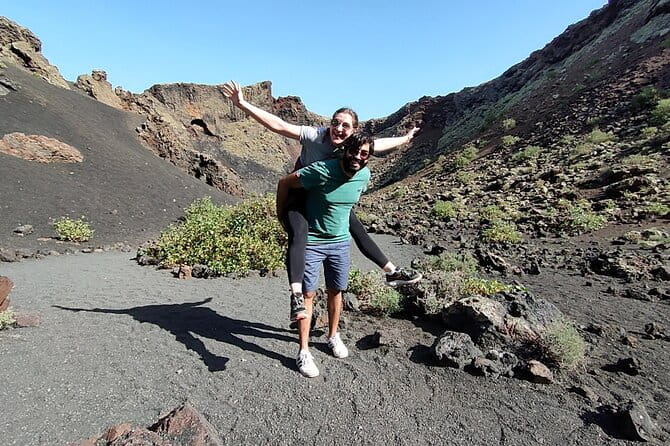Cycle among volcanoes: Discover the essence of Lanzarote - Key Points / Takeaways