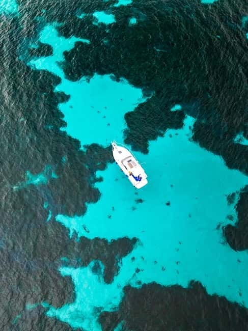 DAILY CHARTER OF THE EGADI ISLANDS WITH TASTING ON BOARD - Discovering the Egadi Islands on a Private-Style Boat Tour