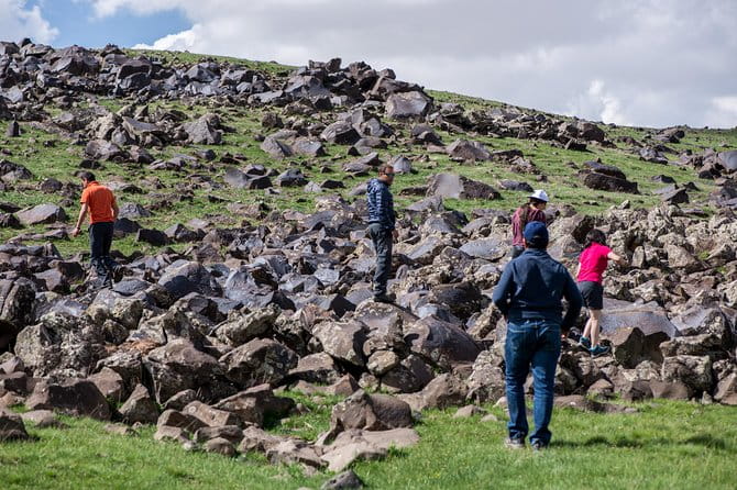 Daily jeep tour to Garni gorge and Geghama mountains - Price and Logistics