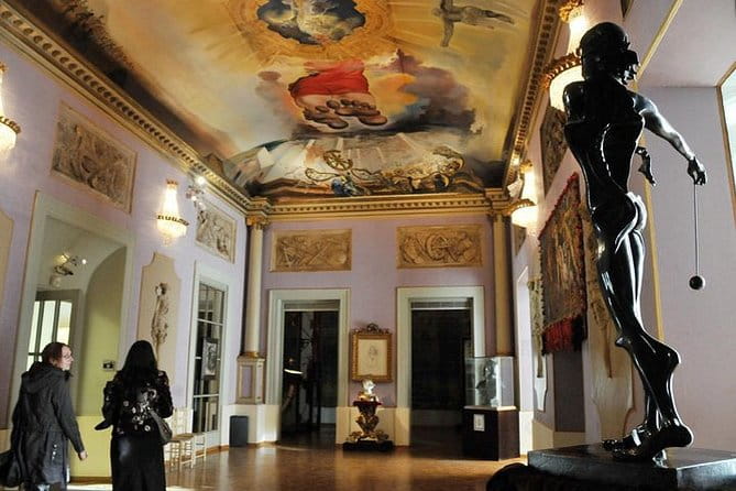 Dalí Museum + Girona Tour - Girona: Medieval Charm and Game of Thrones Filming Sites