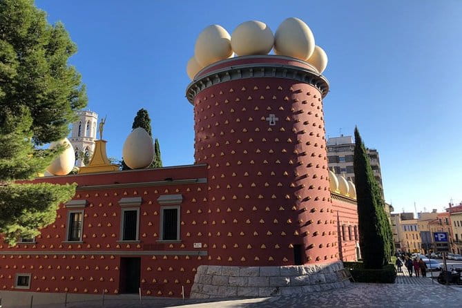 Dalí Museum + Girona Tour - Transportation and Logistics: Hassle-Free Day