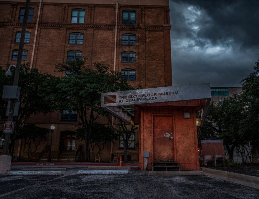 Dallas: Historic West End Ghost Walking Tour - Tour Guide Expertise