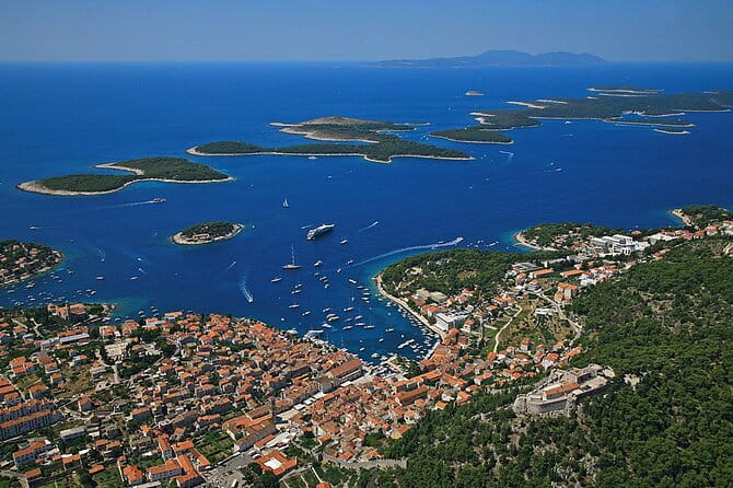 Dalmatian route - Panoramic flight over Bra, Hvar, olta & Split from Bra - Key points / Takeaways