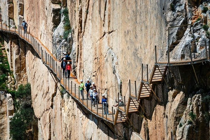 Dare to take a walk along the Caminito del Rey path private tour from Malaga - Experience Breakdown: A Detailed Look at the Tour