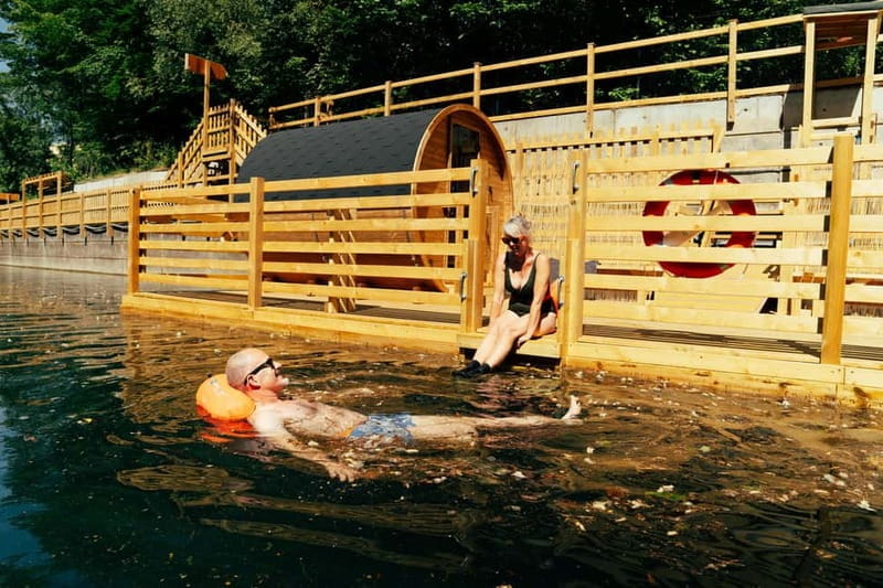 Dartford: Thrill & Chill Package- Ziplining & Lakeside Sauna - Who Will Get the Most Out of It?