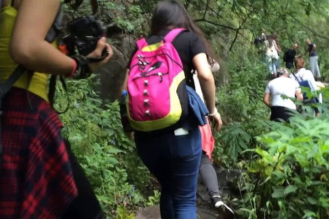 Dashbashi Canyon. The village of Asureti and Didgori monument. - Lake Algeti: A Serene Stopping Point