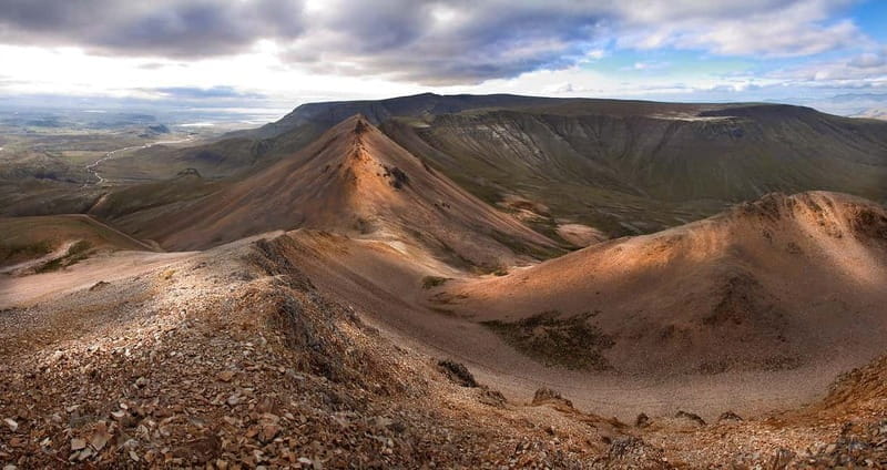 Day Hike to Moskardshnjukar: The Knifes Edge - moderate - Exploring the Wild Peaks of Moskardshnjukar