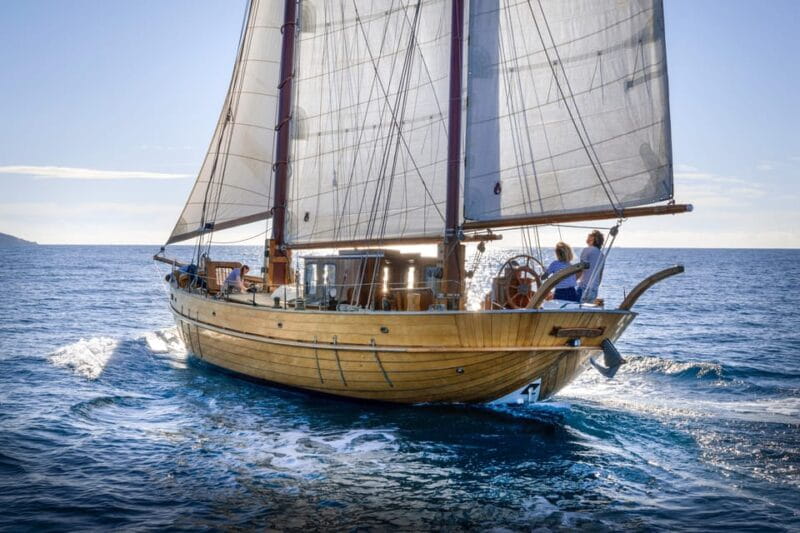 Day sail in the heart of the Calanques with lunch - Wrapping up at the Old Port