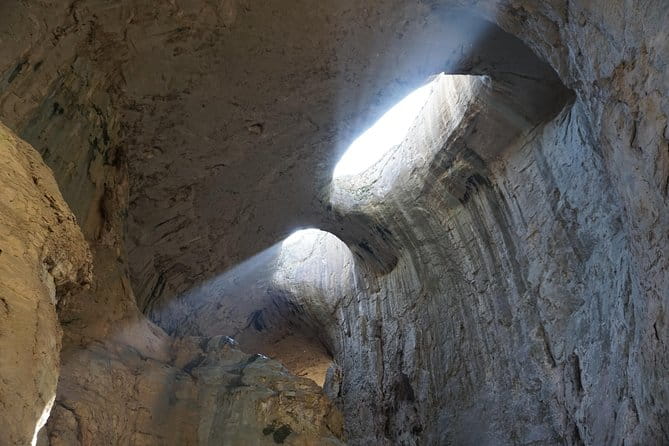 Day Tour: God's eyes cave, Saeva dupka cave & Glozehne monastery - Key points / Takeaways