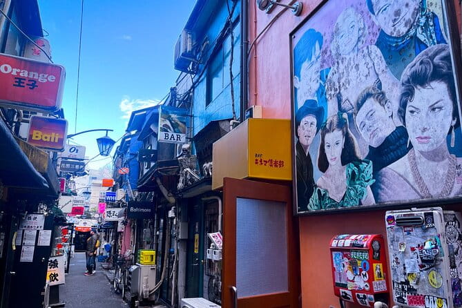Day Tour in Shinjuku and Kagurazaka Tokyo Hotspot and Hidden Gems - Discovering Unique Shops and Artisanal Finds