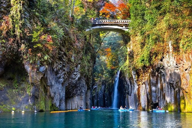 Day Tour to Miyazaki Takachiho Gorge & Shrine Depart From Fukuoka - Notable Tour Guides