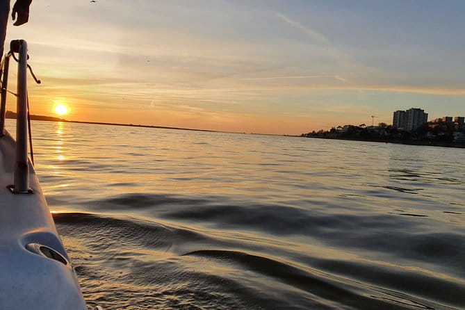 Day trip by private yacht to Curva da Lomba from Porto - FAQ