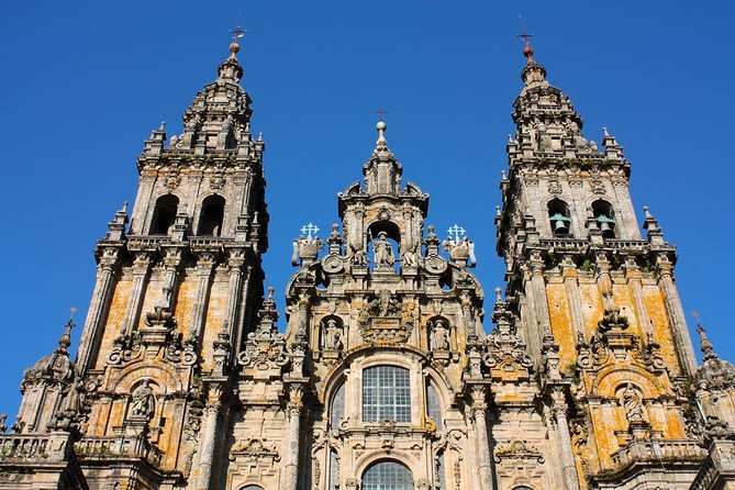 Day Trip: Santiago De Compostela and Valença Do Minho Day Trip With Lunch - Professional Guide and Air-Conditioned Vehicle