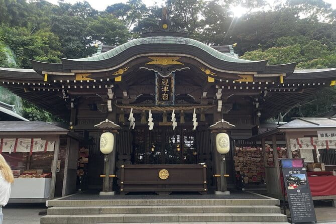 Day Trip to Kamakura & Enoshima: Shrines, Seaside, Temples & Tea - Exploring Kamakura Shrines and Temples