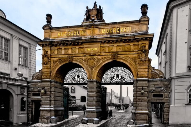 Day trip to Pilsner Urquell brewery and Bohemian glassworks - Tasting Czech Culture at Pilsner Restaurant