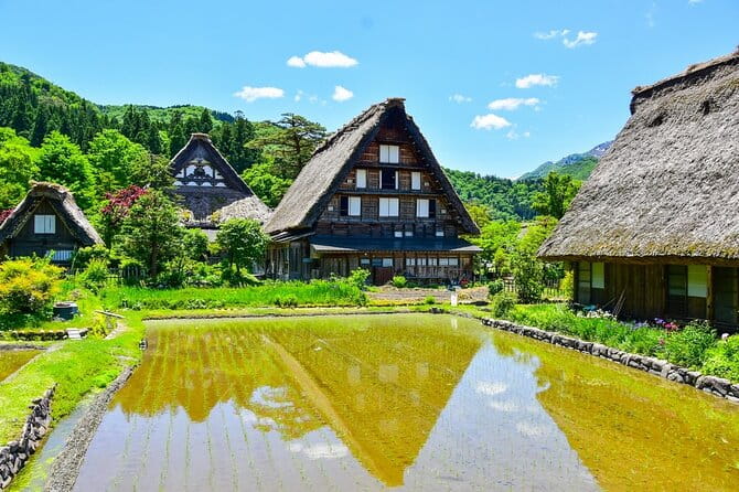 Departing From Takayama [Regular Sightseeing Bus] World Heritage Sites Shirakawago and Gokayama Ainokura - Exploring Shirakawago