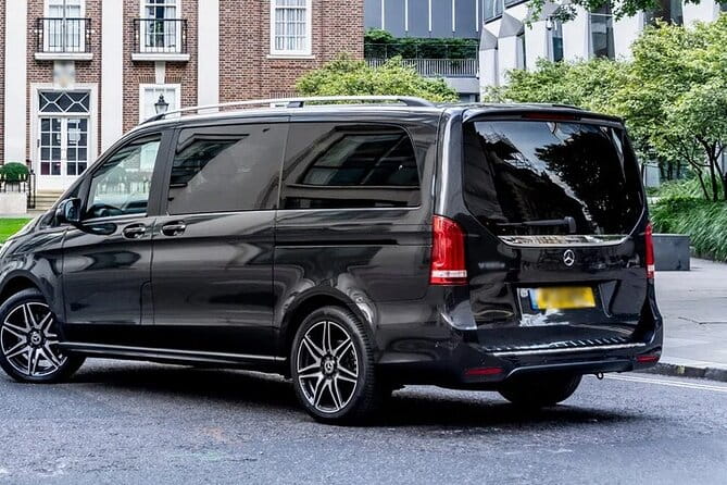 Departure by Private Minivan from Vienna to Vienna Airport VIE - Key Points / Takeaways