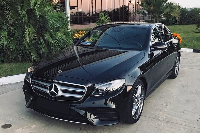 Departure Private Transfer from Prague City to Prague Airport PRG in Car/Van - Why This Transfer Works for Different Types of Travelers