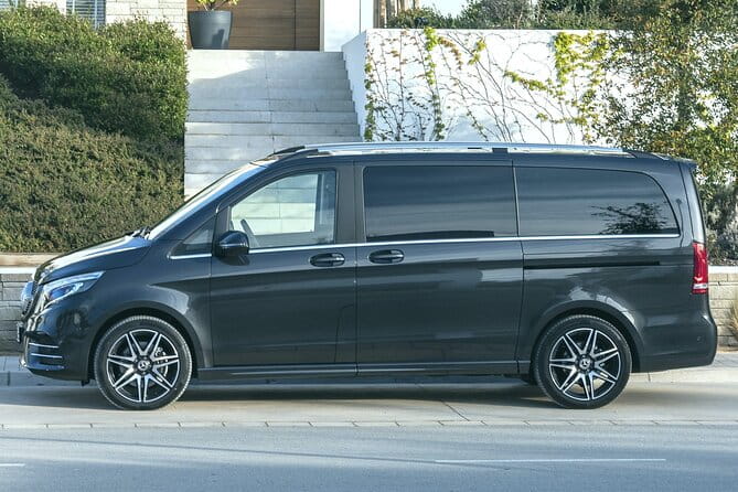 Departure Transfer: Rome to Fiumicino Airport FCO by Luxury Van - FAQ