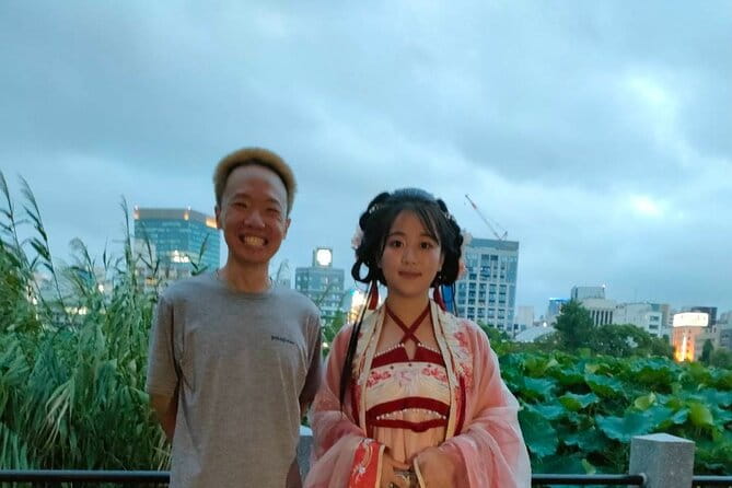 Dine Like A Local In Ueno Market Food Tour With Friendly Guide - Small Group Experience for Personal Touch