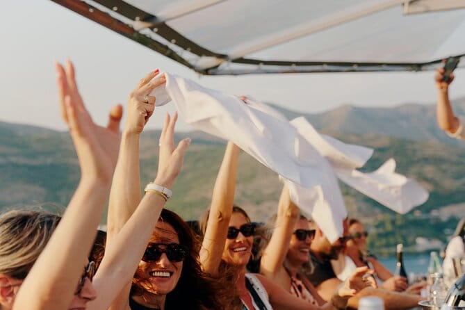 Dinner in the Sky Dubrovnik - Dine 50m above ground - Key Points