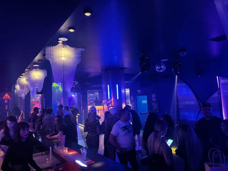 Disco night at Samsara, calle de la Cruz, 7, Madrid - Key Points/Takeaways