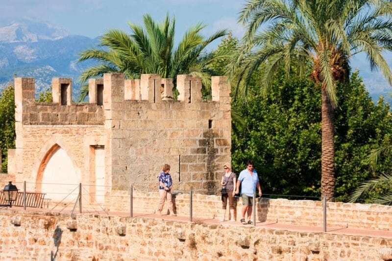 Discover Alcudia's Hidden Gems: Walking Tour of the Old Town - Key points / Takeaways