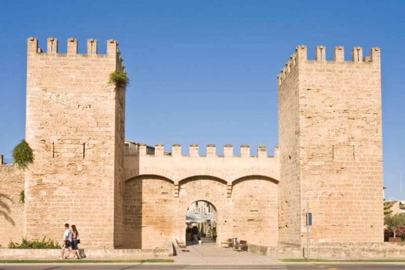 Discover Alcudia's Hidden Gems: Walking Tour of the Old Town - The Itinerary in Detail