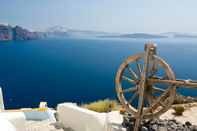 Discover Best Of Santorini with Locals Small Group Half Day Tour - The Sum Up