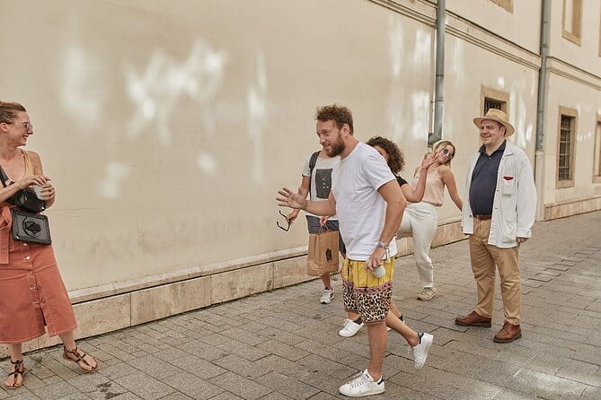 Discover Budapest Using Tram Two - Key Points / Takeaways