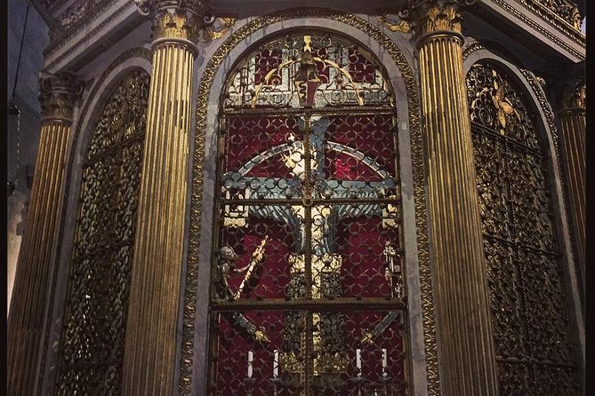 Discover Lucca's Secrets on a Guided Walking Tour - Explore Luccas Historic Center